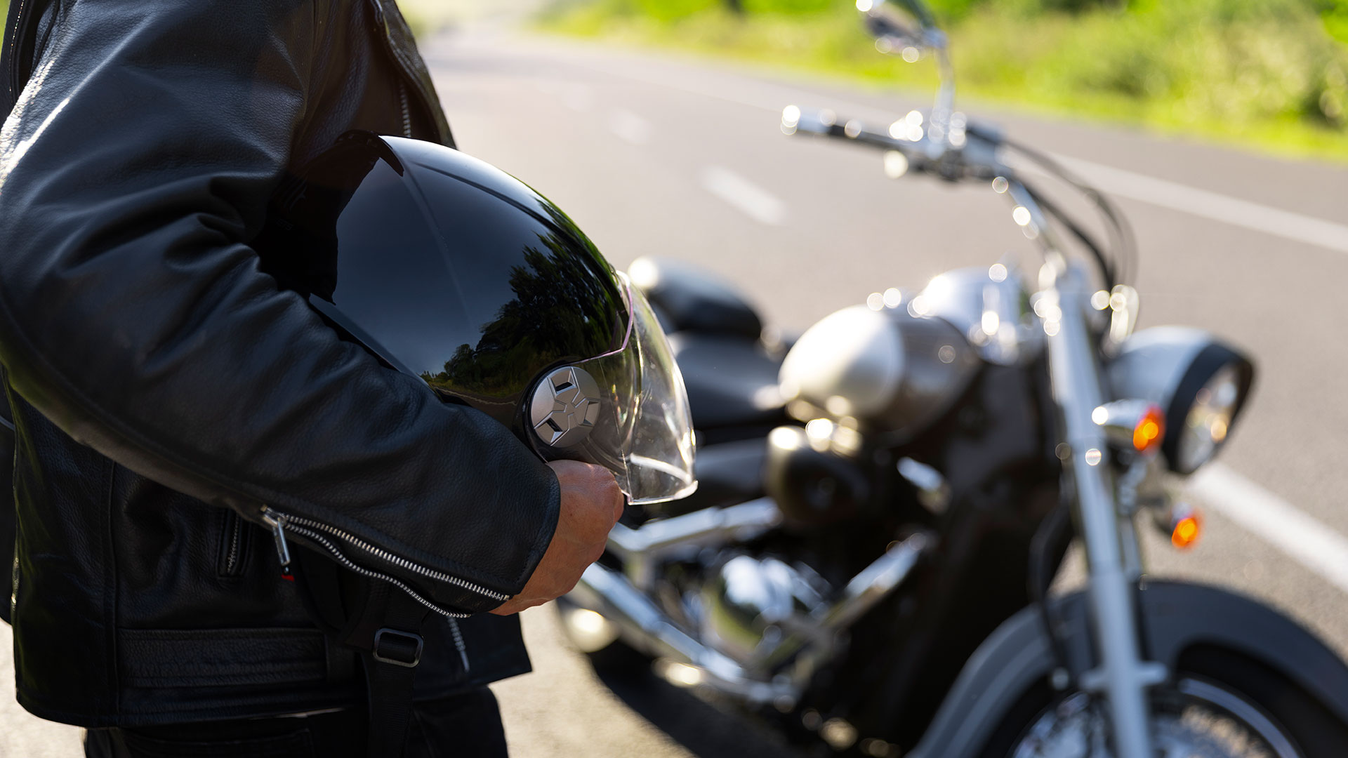 راهنمای کامل انواع بیمه موتور سیکلت در سال 1404